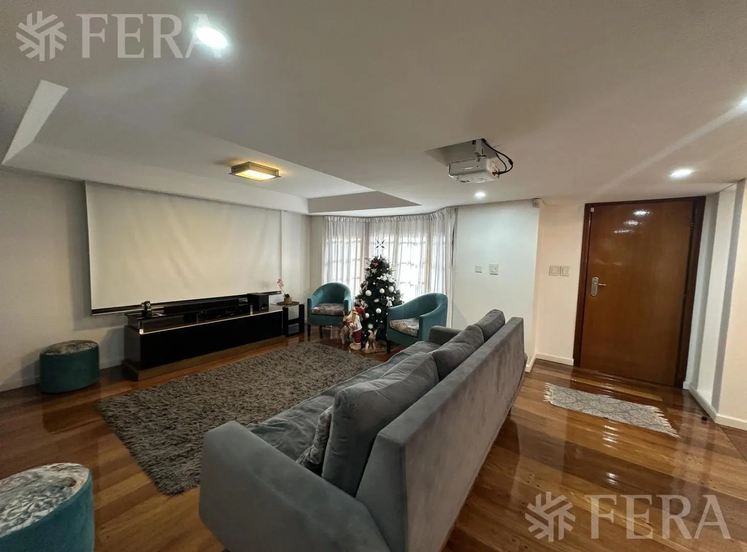 Venta casa 4 ambientes con cochera y quincho en Quilmes 8