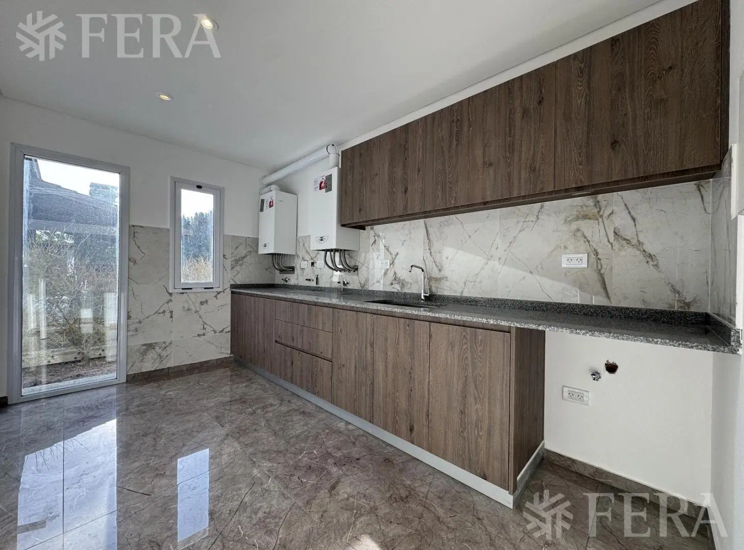 Venta Casa 6 ambientes con piscina en Haras Del Sur II-La plata 4
