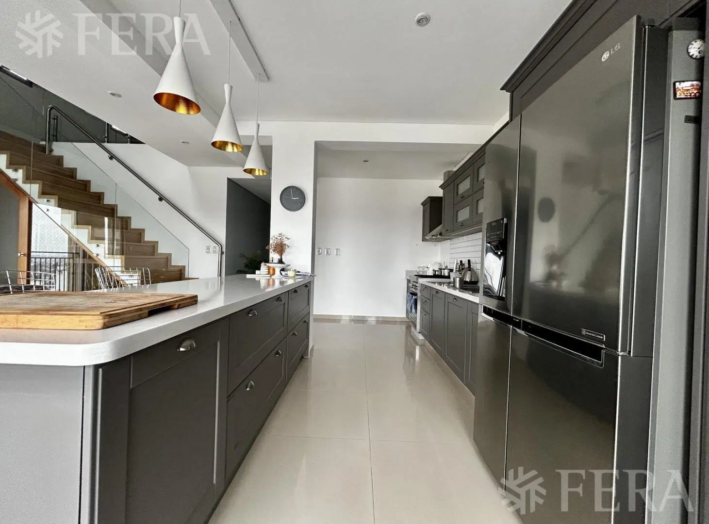 Venta departamento 4 ambientes con dos cocheras en Bernal 5