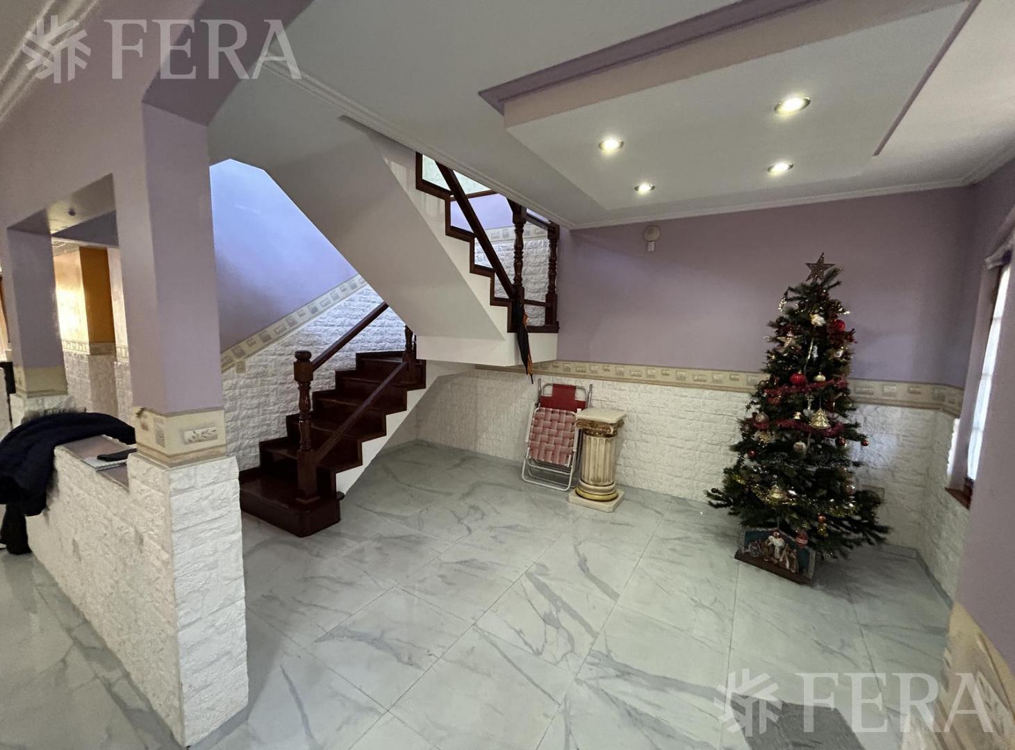 Foto de Venta Casa 6 ambientes con cochera y quincho en San Jose, imagen 1