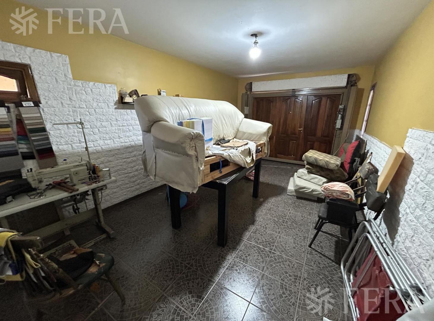 Foto de Venta Casa 6 ambientes con cochera y quincho en San Jose, imagen 4