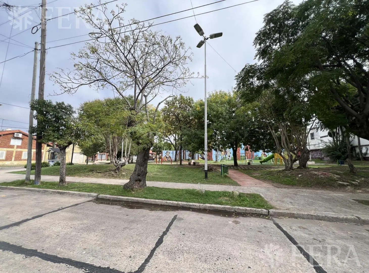 Venta casa 3 ambientes con jardín en Wilde 5