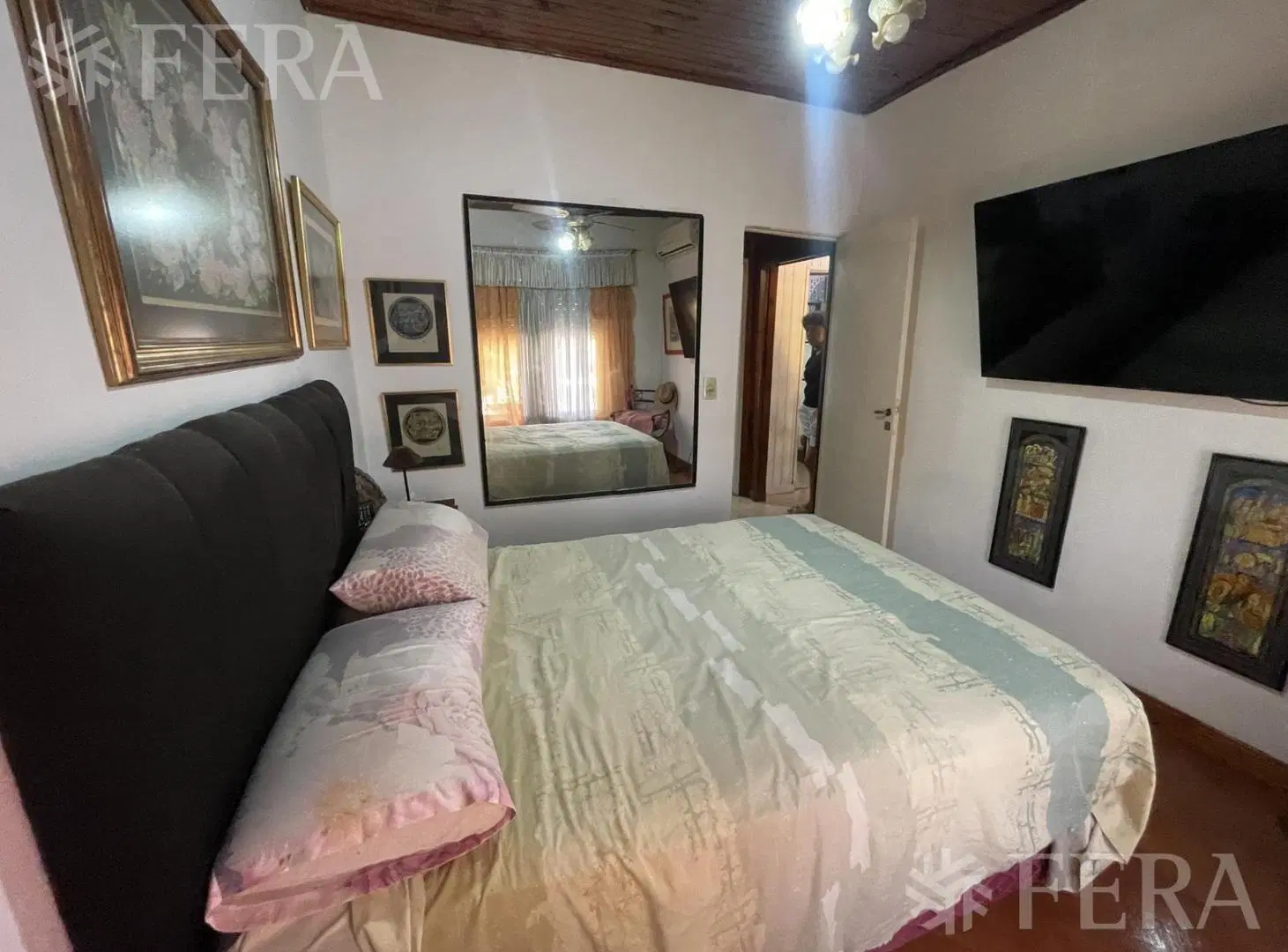 Venta casa multifamiliar con cochera y jardin en Temperley 5