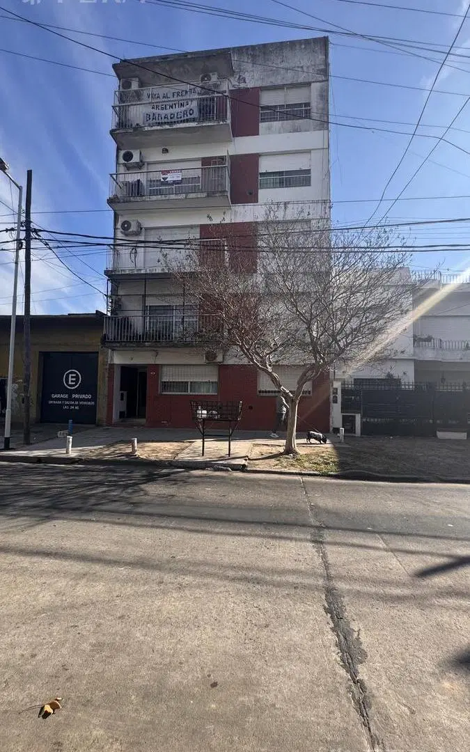 Venta departamento 2 ambientes en Wilde 3