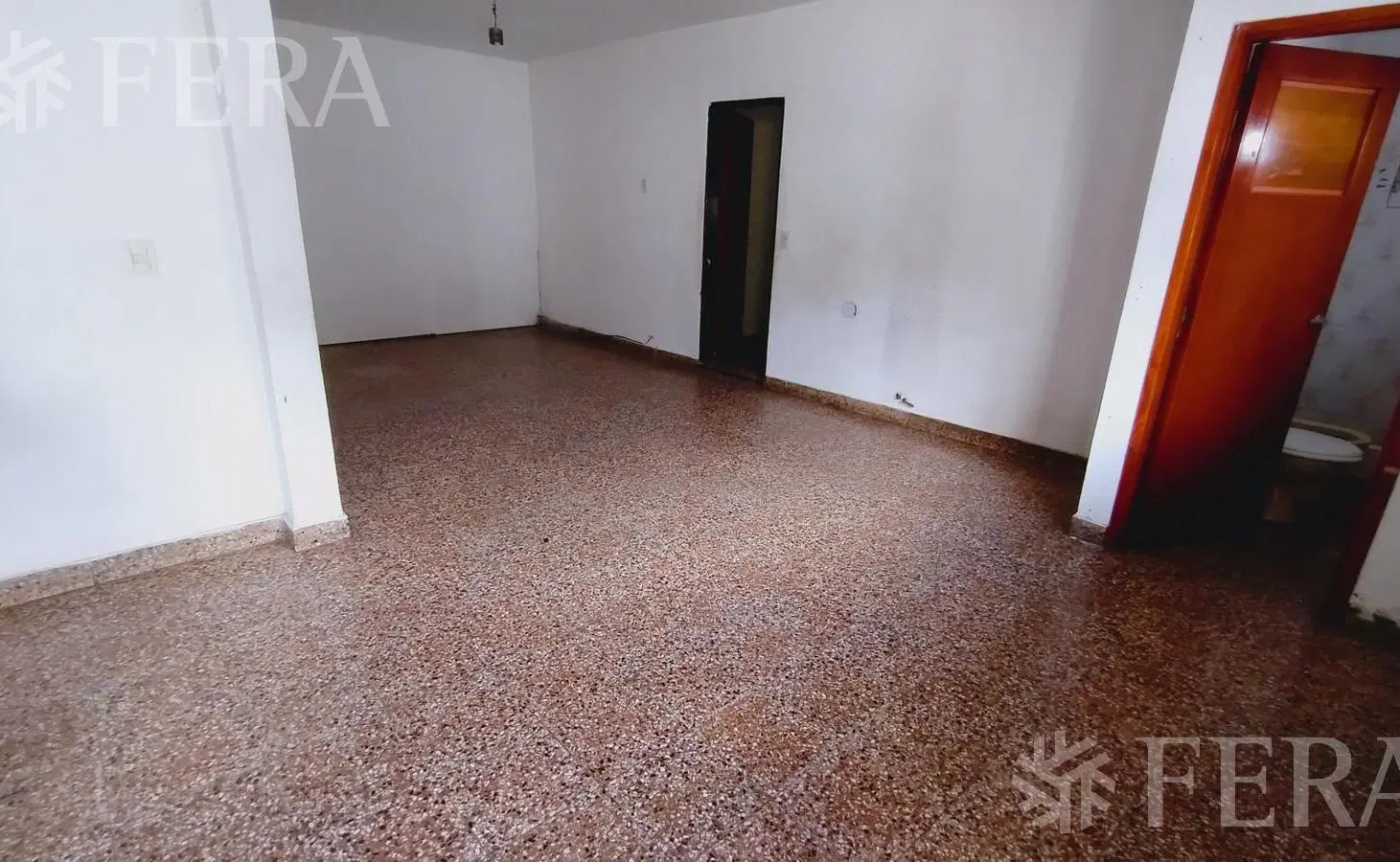 Venta casa 3 ambientes con cochera en Sarandi 5