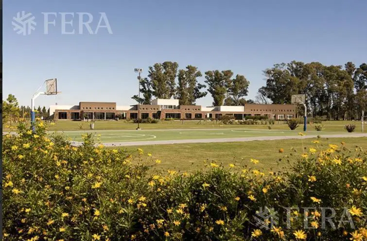 Venta lote de 1833 m2 en Campos de Roca II 5
