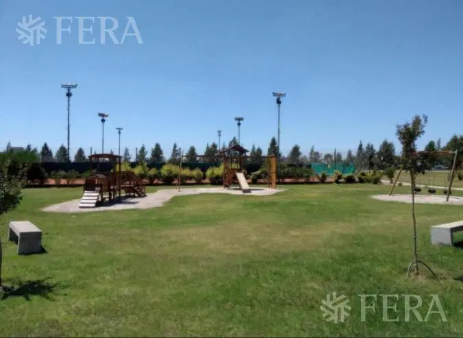 Venta lote de 1833 m2 en Campos de Roca II 8