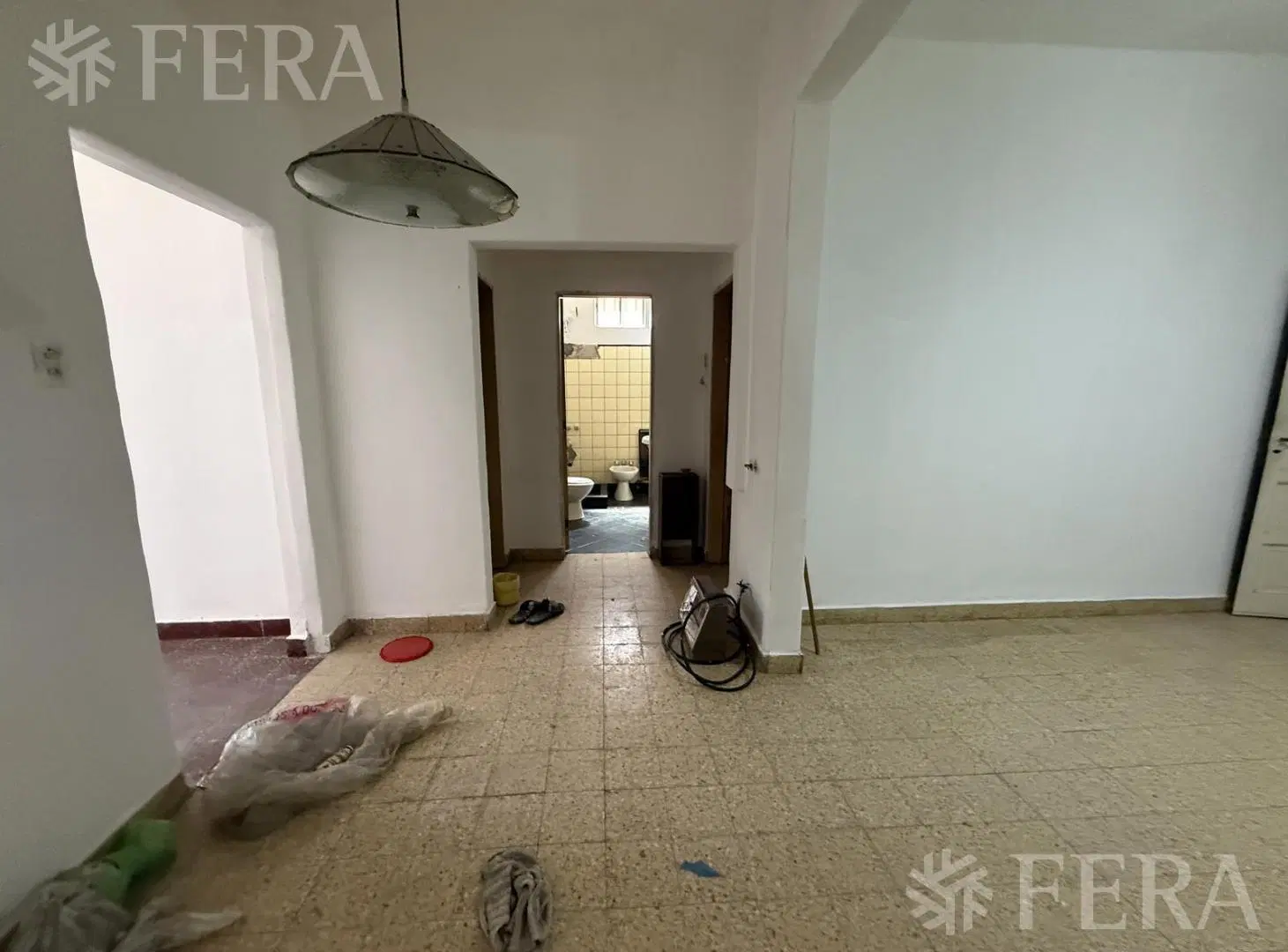 Venta casa de 3 ambientes con local en Wilde 1