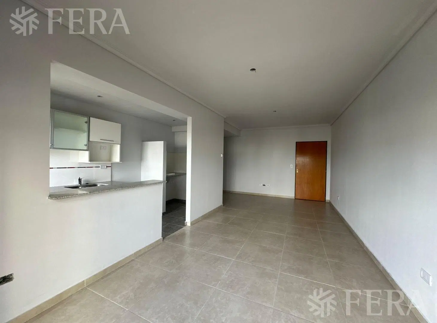 Venta de departamento 2 ambientes con balcón en Wilde 3