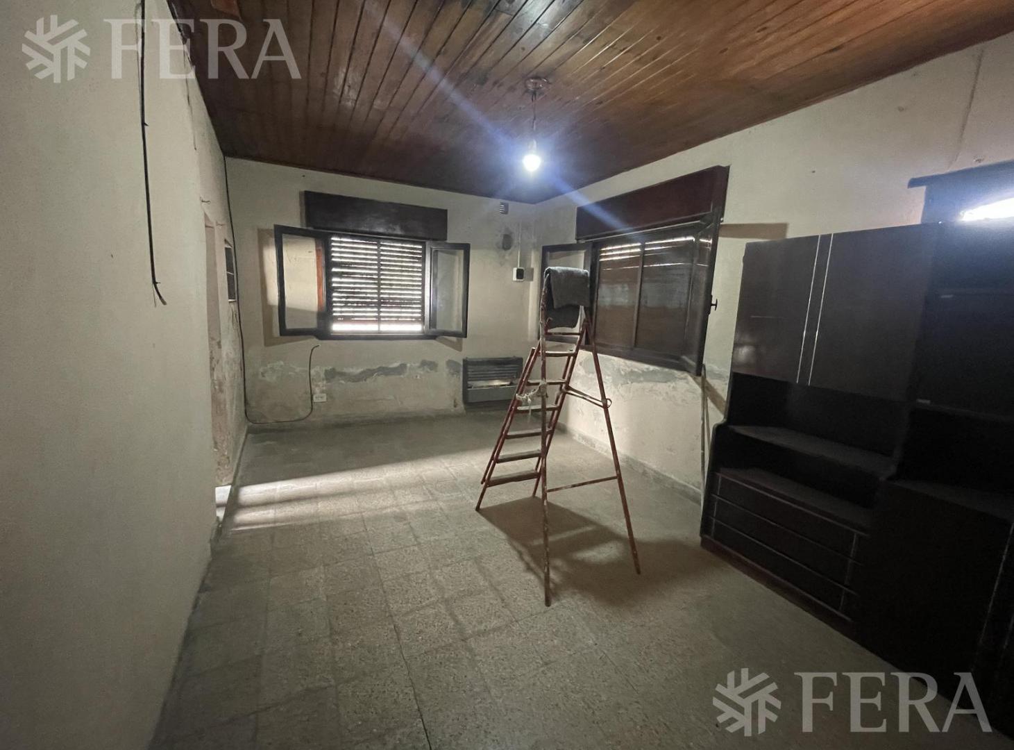 Foto de Venta casa para dos familias en Monte Chingolo, imagen 2
