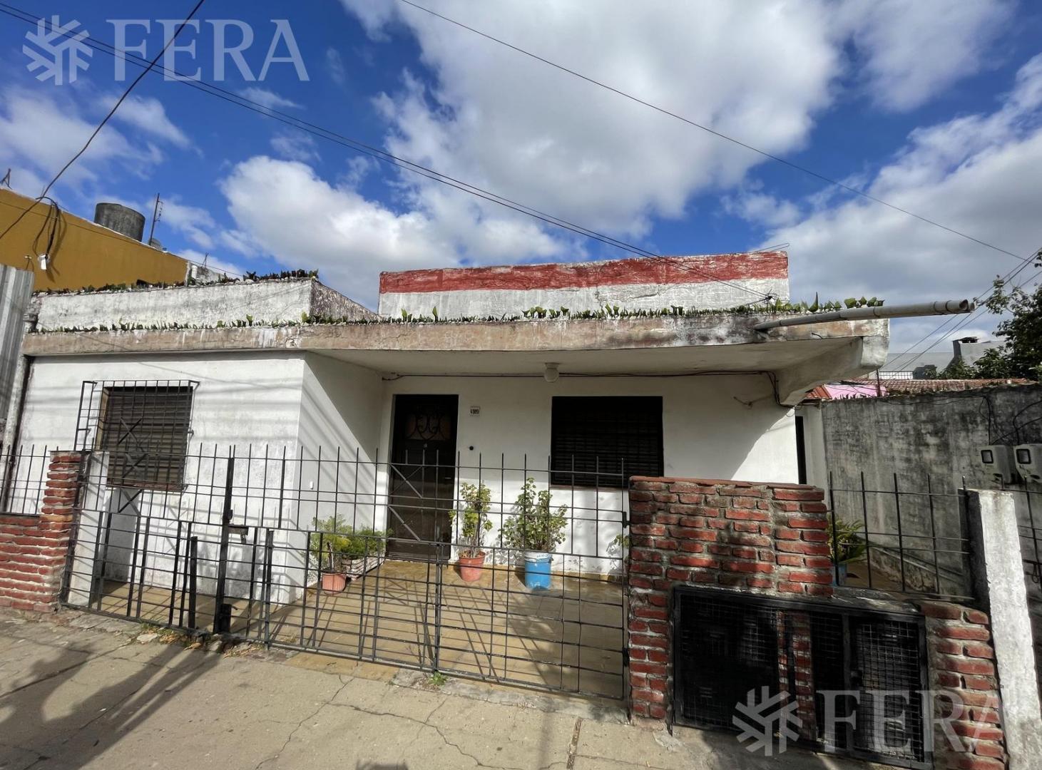 Foto de Venta casa para dos familias en Monte Chingolo, imagen 1