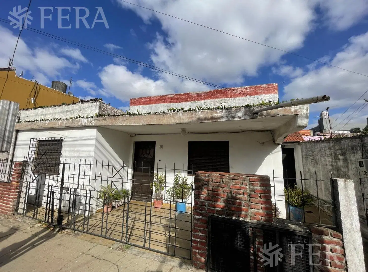 Venta casa para dos familias en Monte Chingolo 4