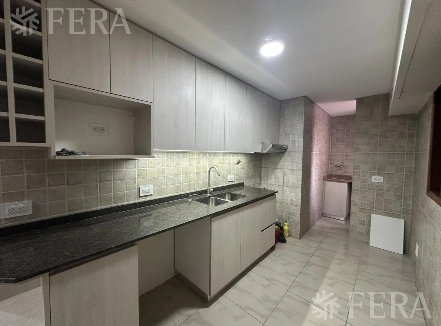 Venta departamento de 3 ambientes con balcón en Wilde 1