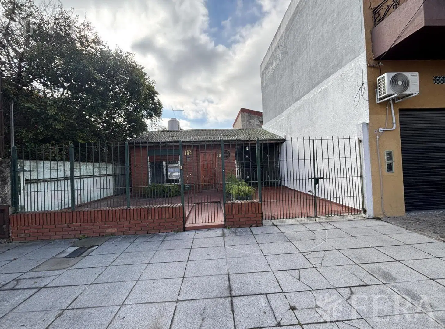 Alquiler Casa 3 ambientes con patio en Wilde 1