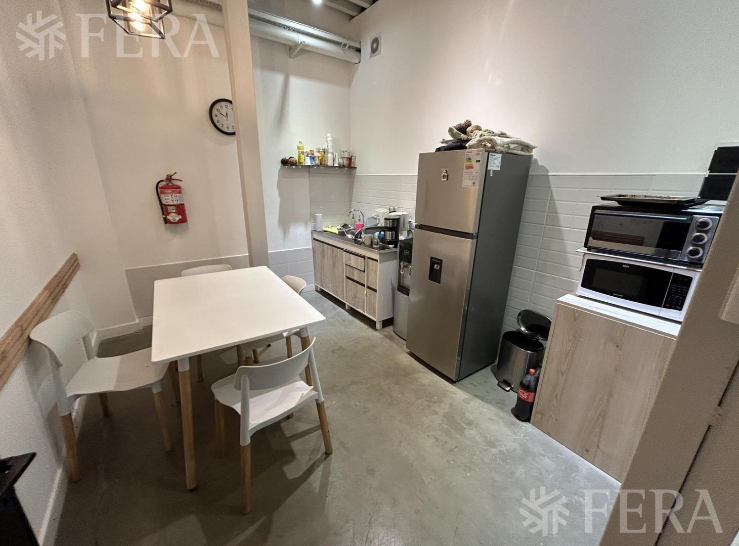 Foto de Venta Galpón con Oficinas en Wilde, imagen 2