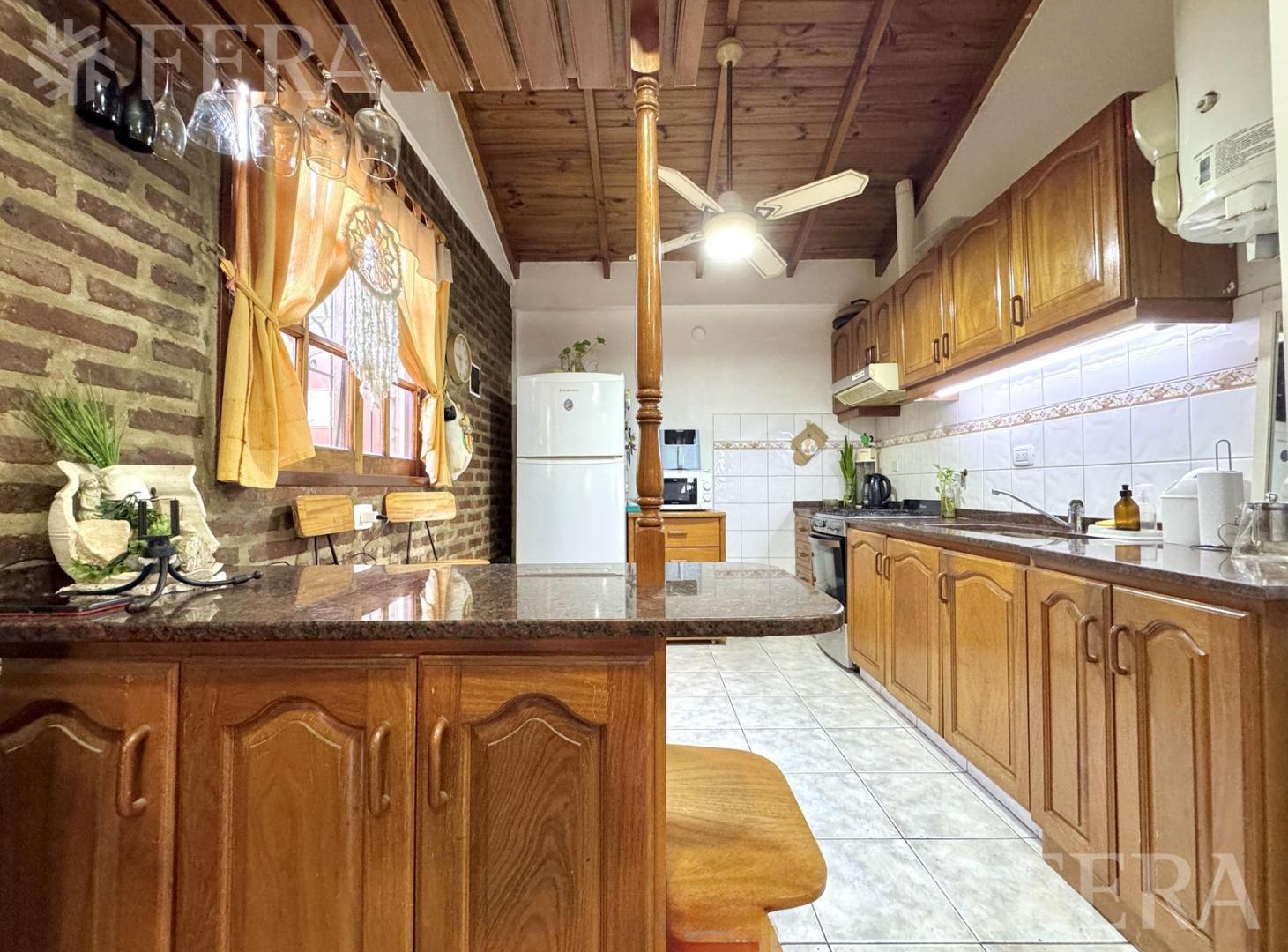 Foto de Venta PH 3 ambientes con patio en Wilde, imagen 2
