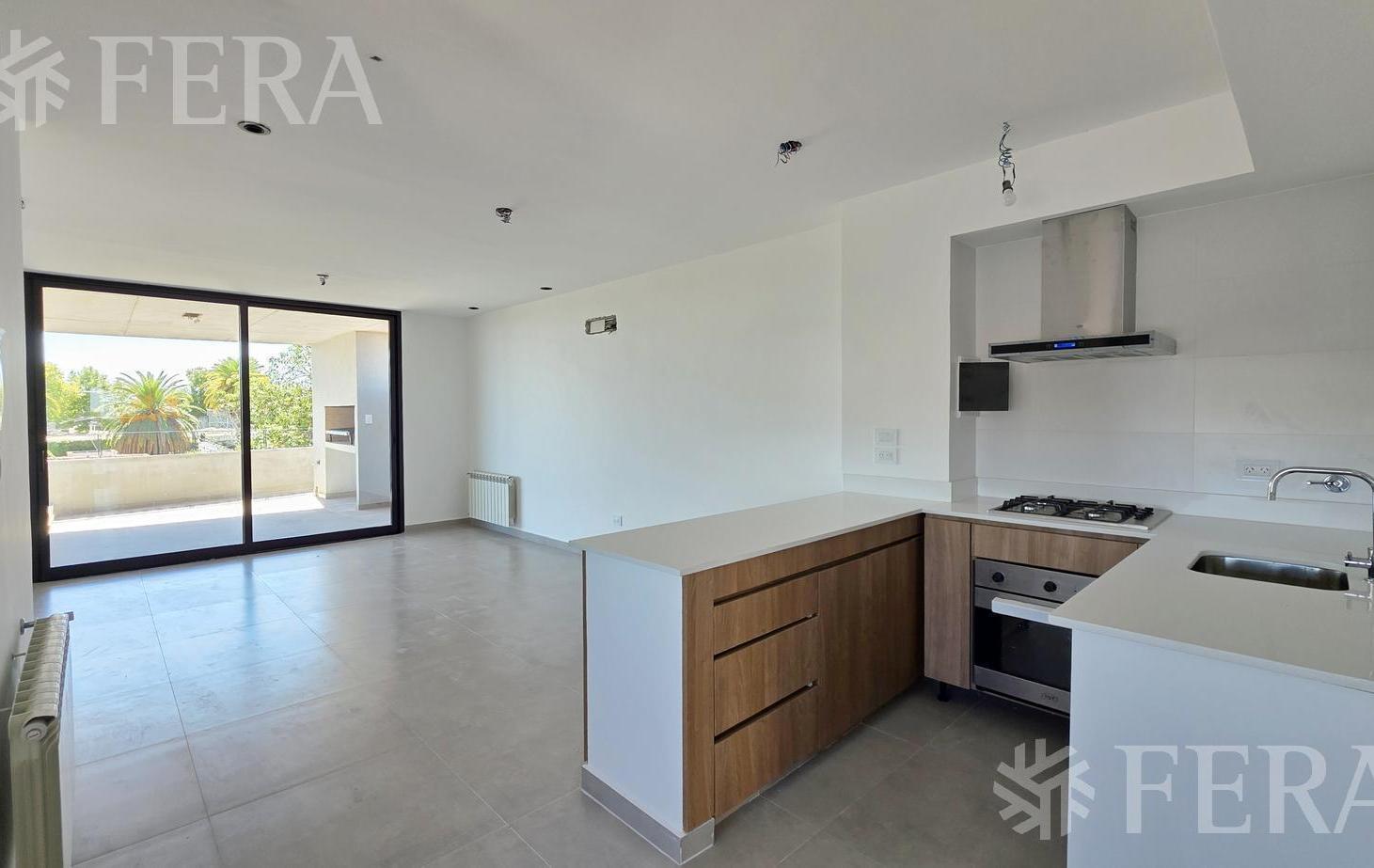 Foto de Venta de semipiso tipo loft de 2 ambientes con dos cocheras en Bernal, imagen 2