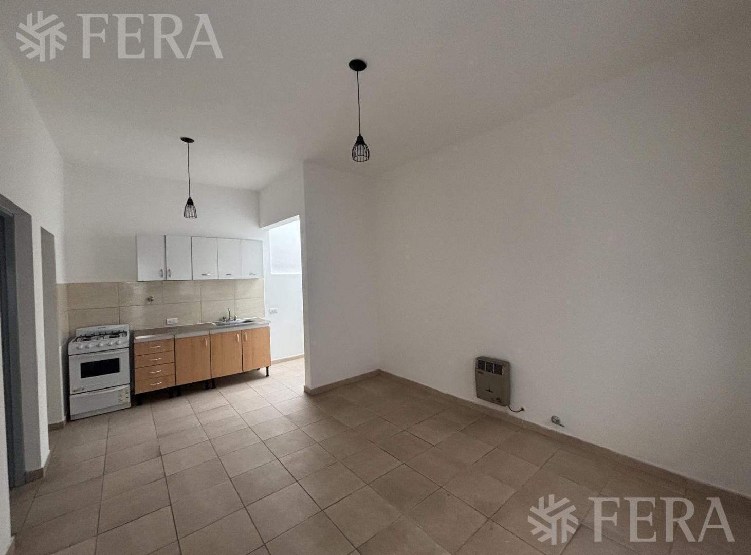 Foto de Alquiler de PH 2 ambientes con patio y terraza en Wilde, imagen 3
