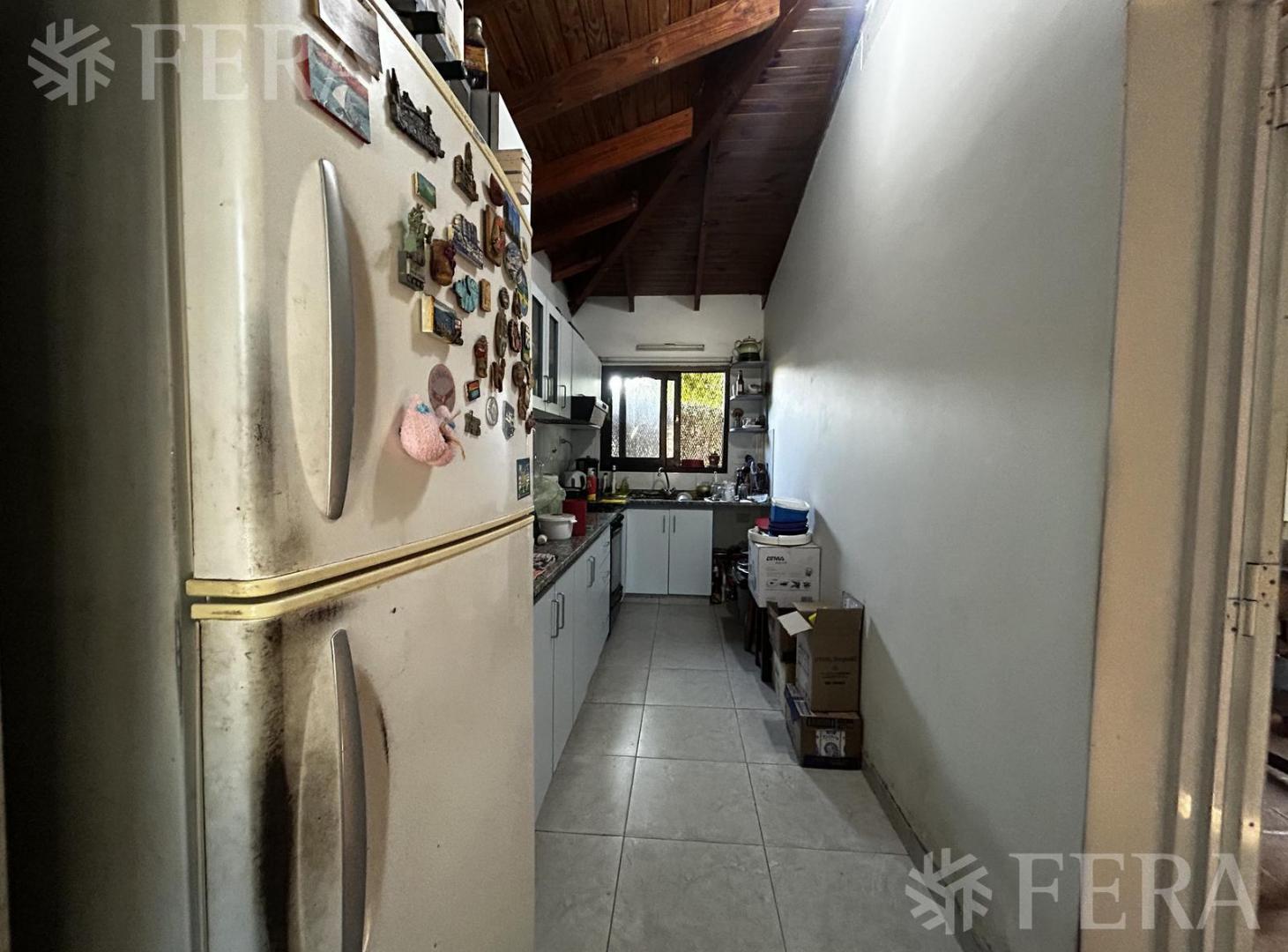 Foto de Casa de 4 ambientes con jardin y fondo en Wilde, imagen 4