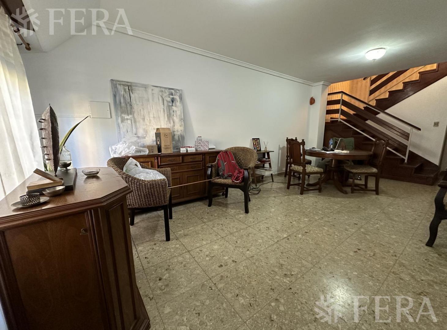 Foto de Venta PH de 4 ambientes con cochera y jardin en Quilmes, imagen 2