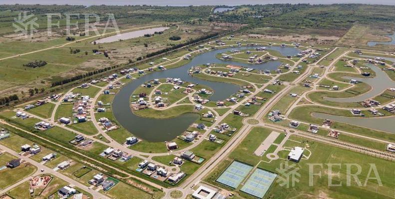 Foto de Venta de terreno con vista a la laguna en Villalobos, imagen 3