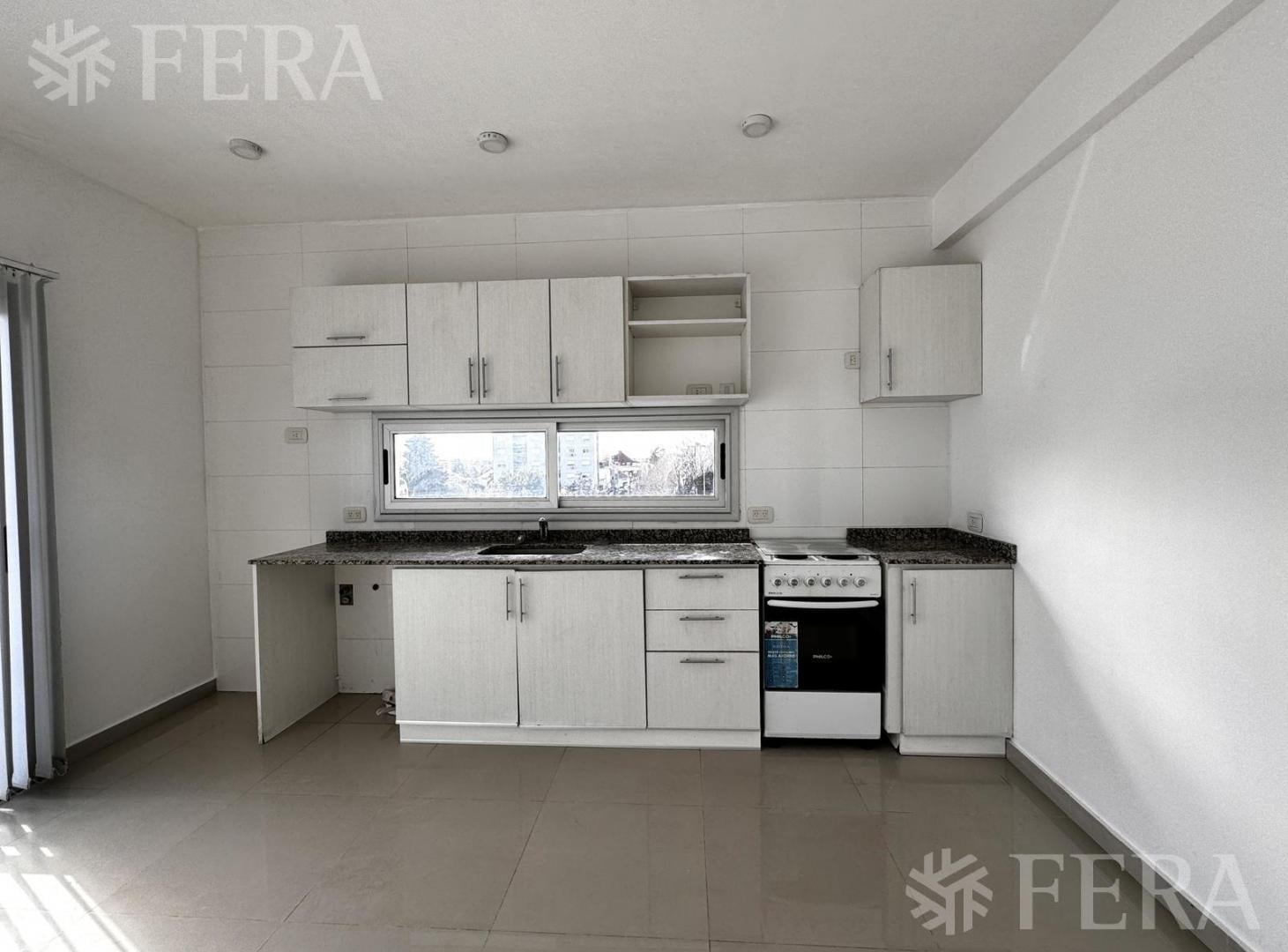 Foto de Alquiler departamento de 2 ambientes con balcón en Wilde, imagen 2