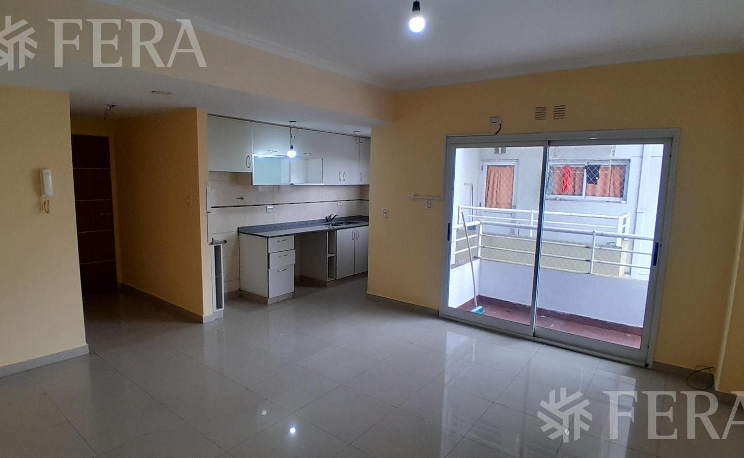 Foto de Alquiler Departamento 2 ambientes con doble balcón en Wilde, imagen 2