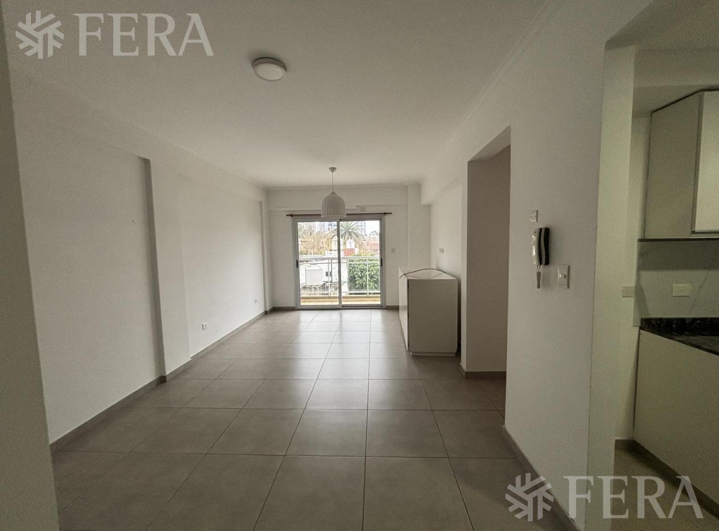 Foto de Alquiler Departamento 3 ambientes con balcón y espacio guardacoches en, imagen 3