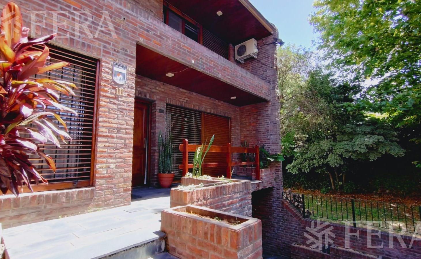 Foto de Venta casa 4 ambientes con cochera en Avellaneda, imagen 2