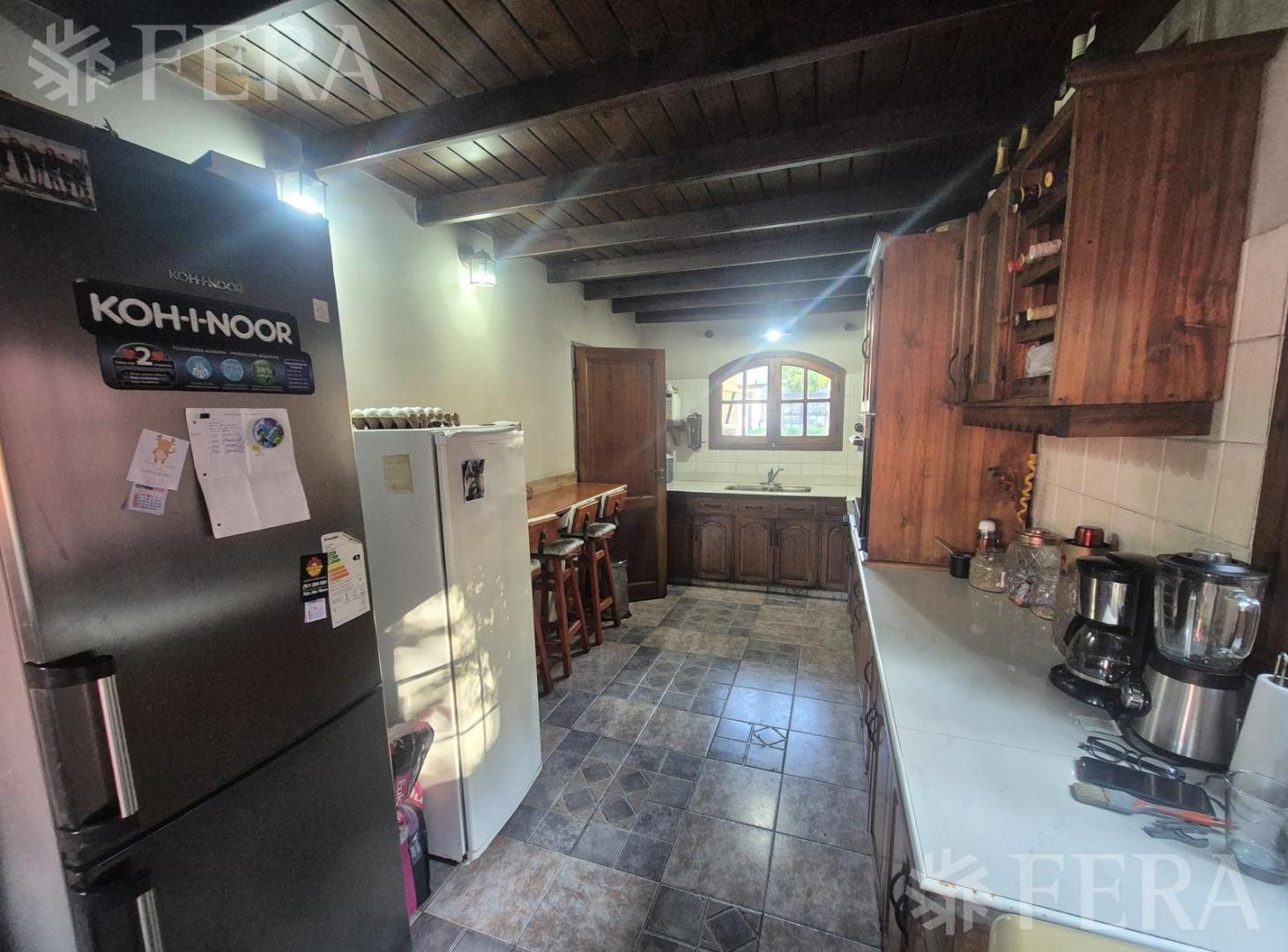 Foto de Venta de casa 5 ambientes con cochera y piscina en Quilmes, imagen 5