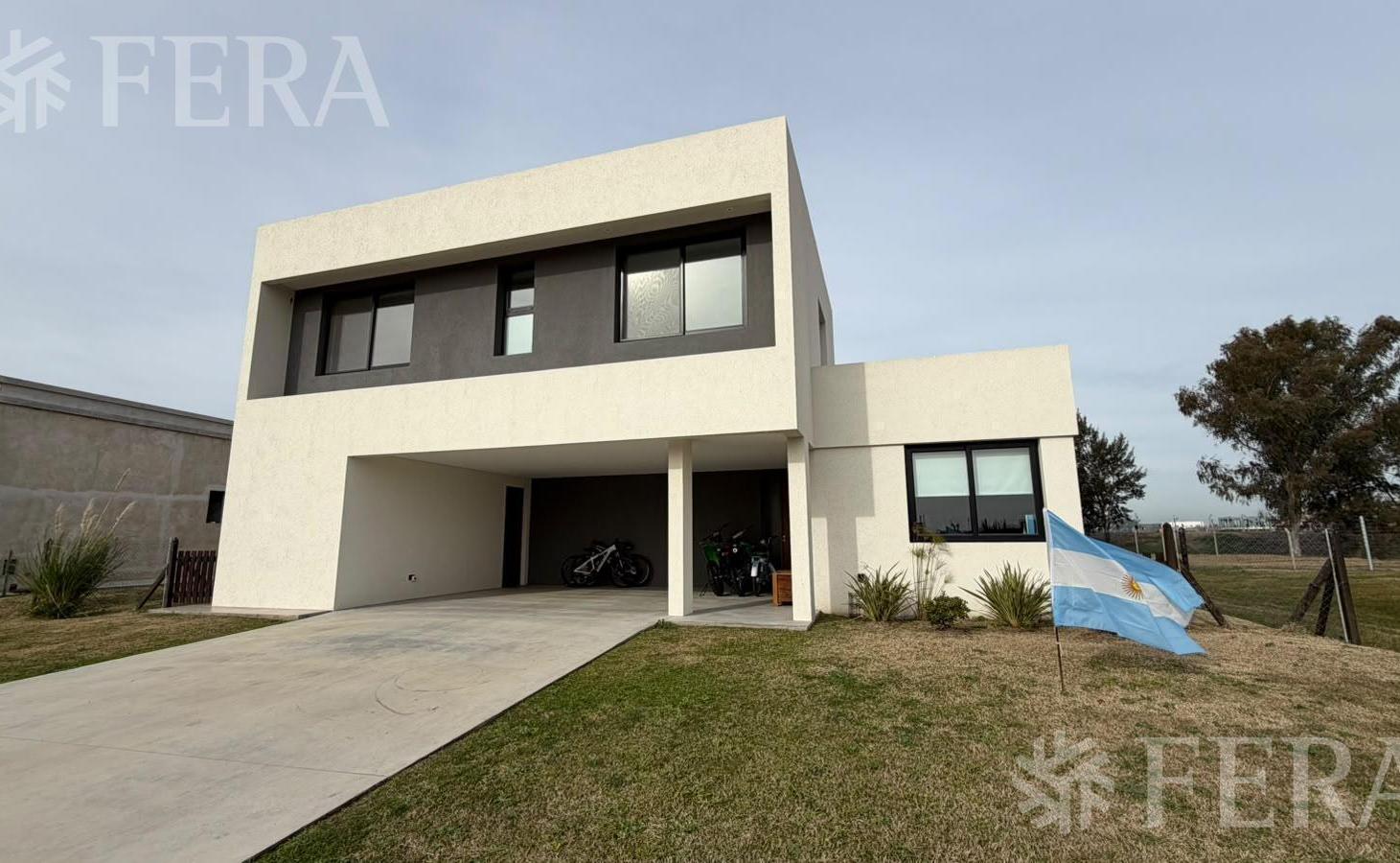 Foto de Venta de Casa 5 ambientes con piscina, quincho y parrilla en Puerto, imagen 2