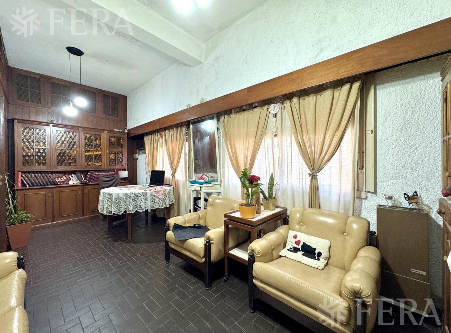 Foto de Venta Casa para dos familias con fondo libre en Ezpeleta Este, imagen 4