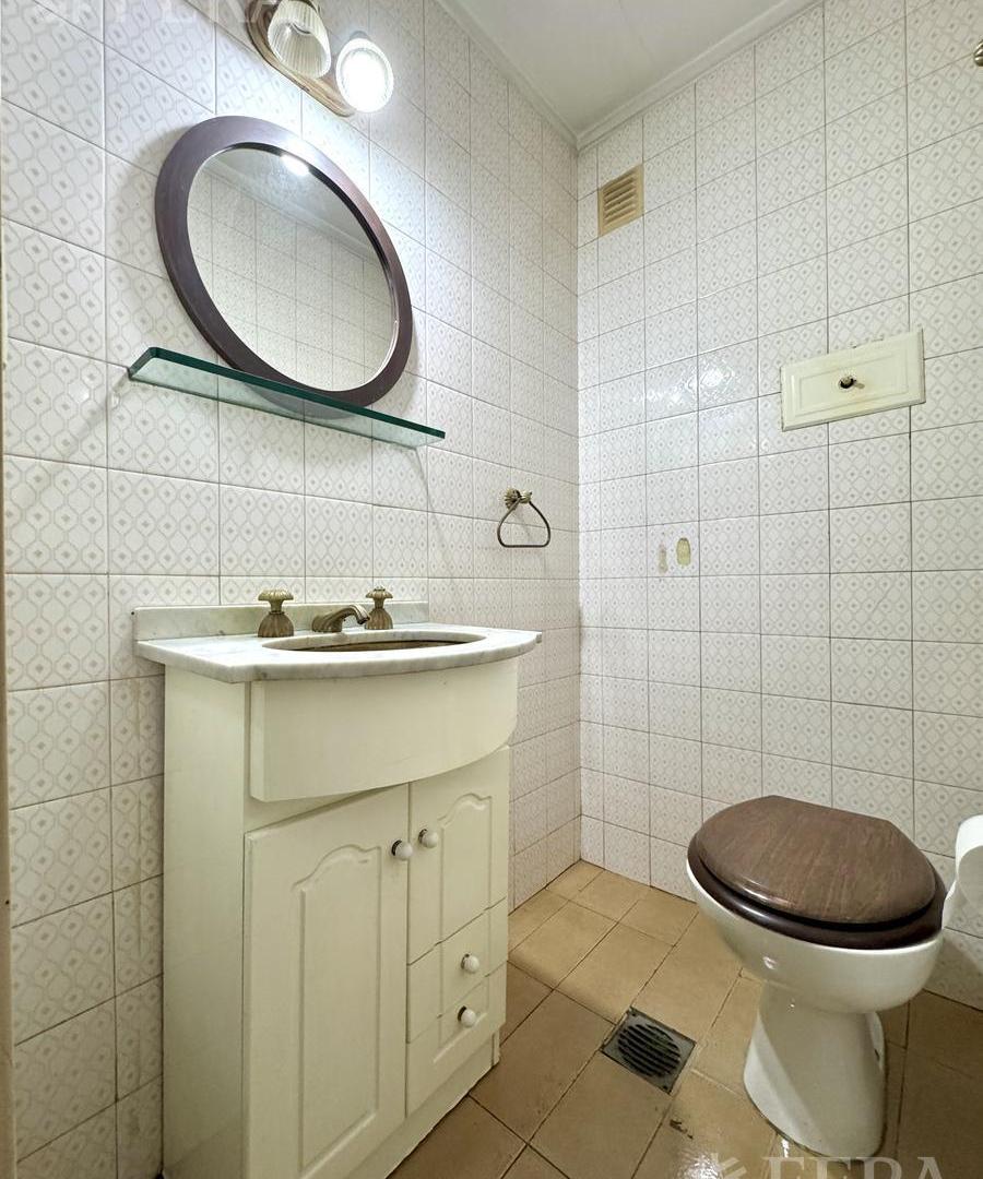 Foto de Venta departamento 3 ambientes con baulera y balcón en Recoleta, imagen 2