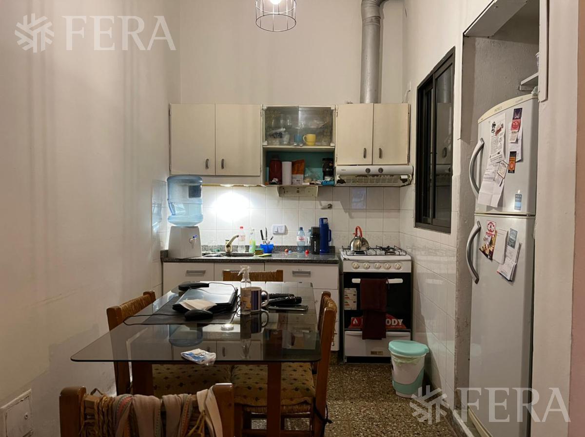 Foto de Venta PH 3 ambientes con patio en Sarandí, imagen 2