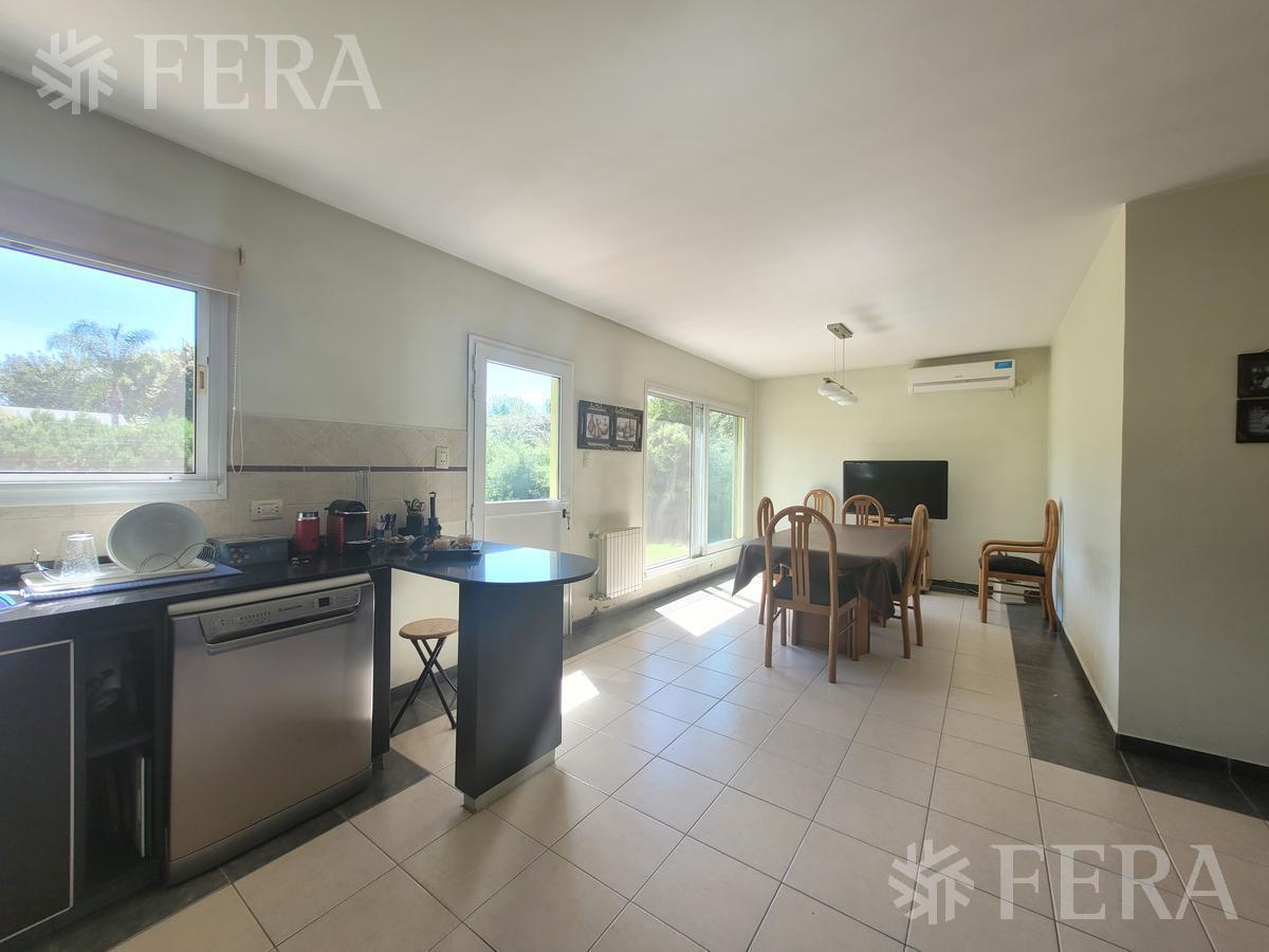 Foto de Venta Casa de 4 ambientes con fondo libre en Village del Parque, imagen 5