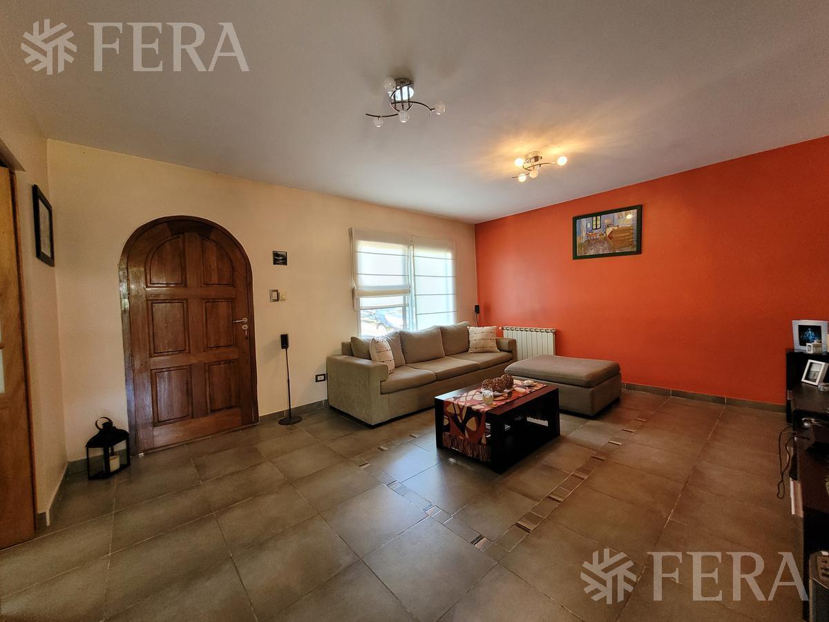 Foto de Venta Casa de 4 ambientes con fondo libre en Village del Parque, imagen 3