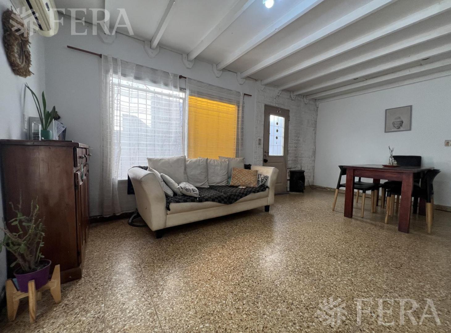 Foto de Venta PH de 3 ambientes con patio en Wilde, imagen 2
