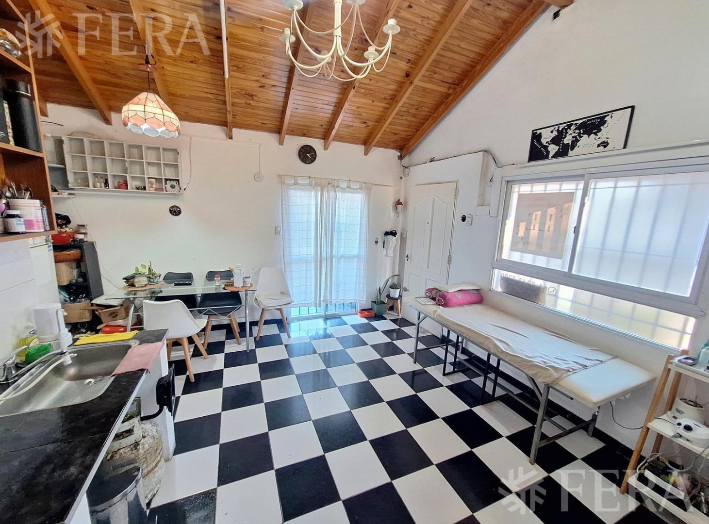 Foto de Venta casa multifamiliar para 3 familias en Ezpeleta Este, imagen 4