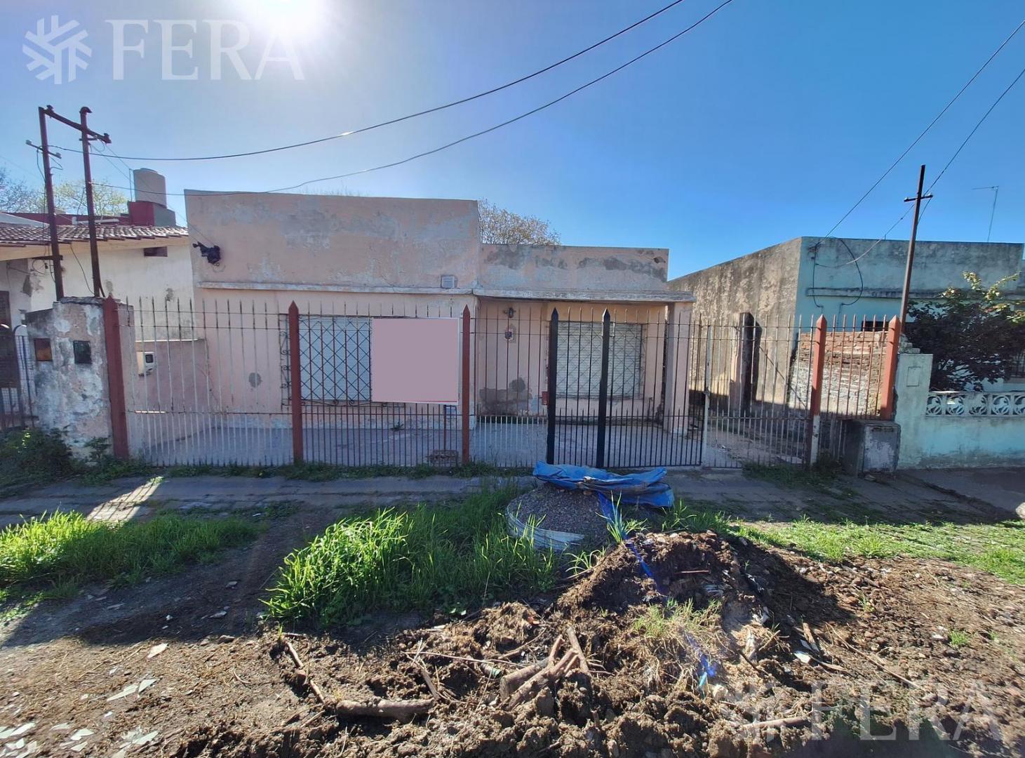 Foto de Venta casa 3 ambientes con patio en Temperley Este, imagen 1
