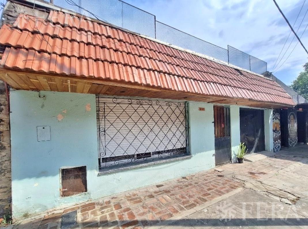 Foto de Venta casa para dos familias con terraza en Lanús, imagen 3