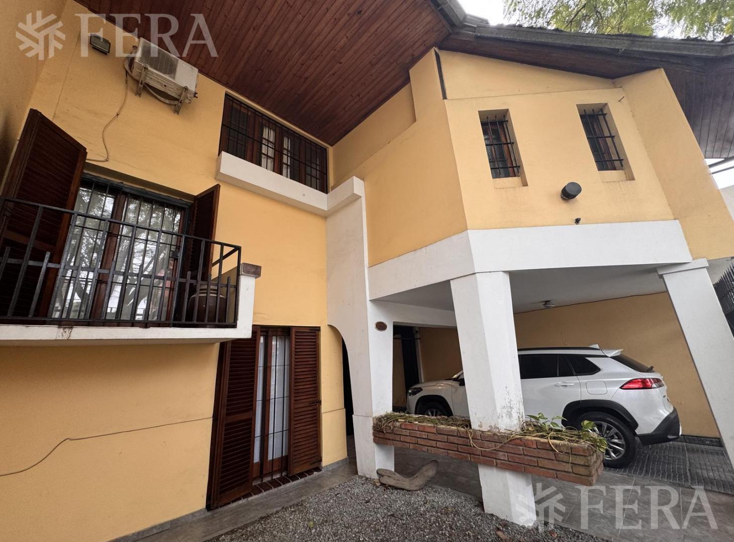 Foto de Venta casa 6 ambientes con cochera y piscina en Wilde, imagen 1