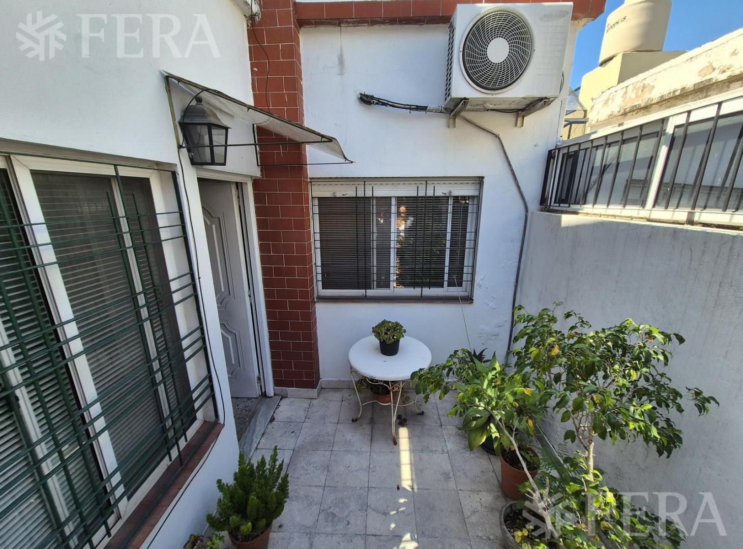 Foto de Venta PH 5 ambientes con terraza y parrilla en Sarandi, imagen 5