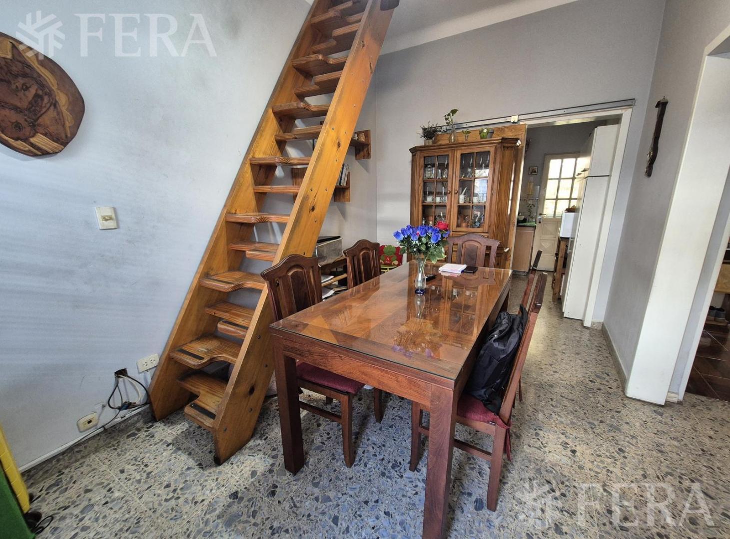 Foto de Venta PH 5 ambientes con terraza y parrilla en Sarandi, imagen 3