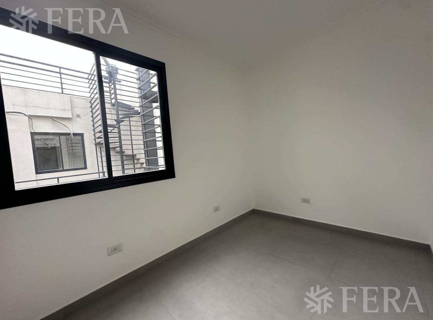 Foto de Venta departamento 3 ambientes con terraza propia en Sarandi, imagen 4
