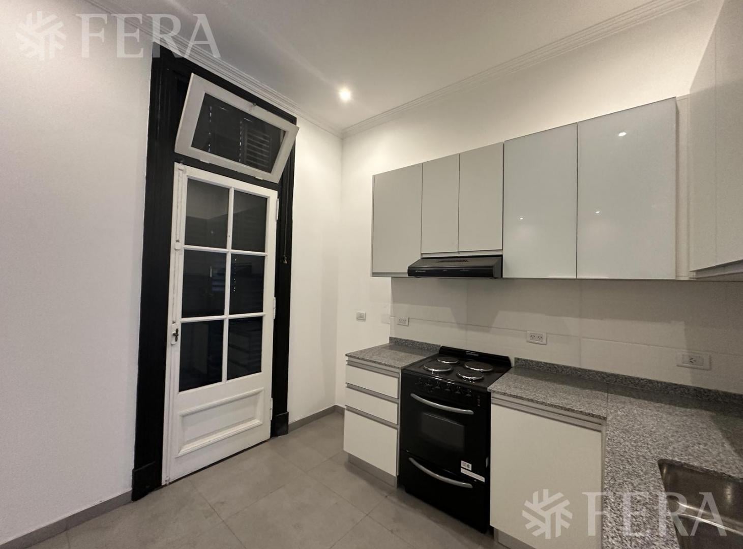 Foto de Venta departamento 3 ambientes con terraza propia en Sarandi, imagen 2