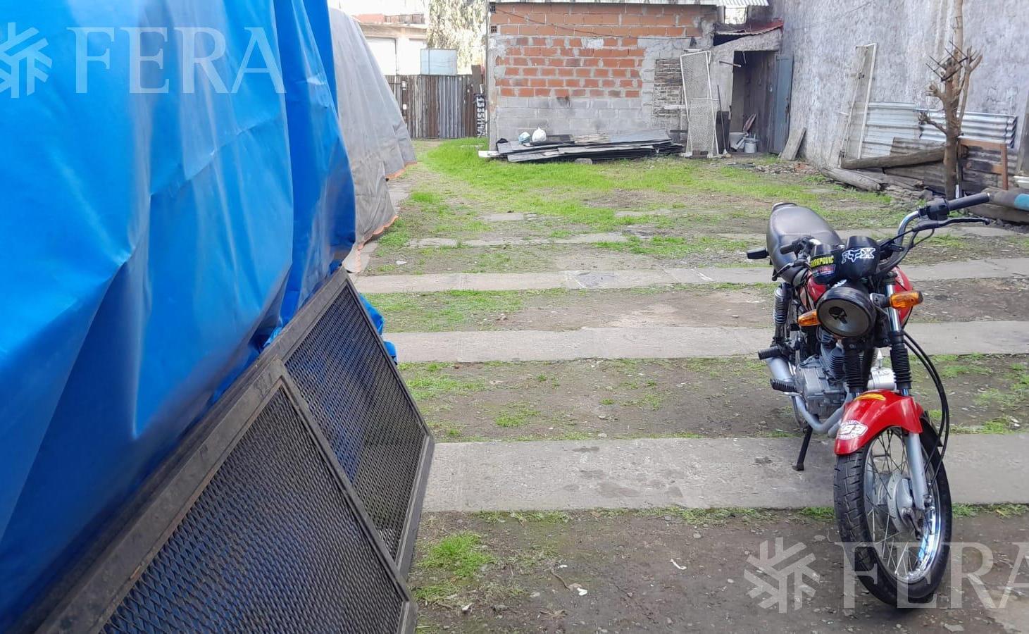 Foto de Venta de terreno con local Wilde, imagen 1