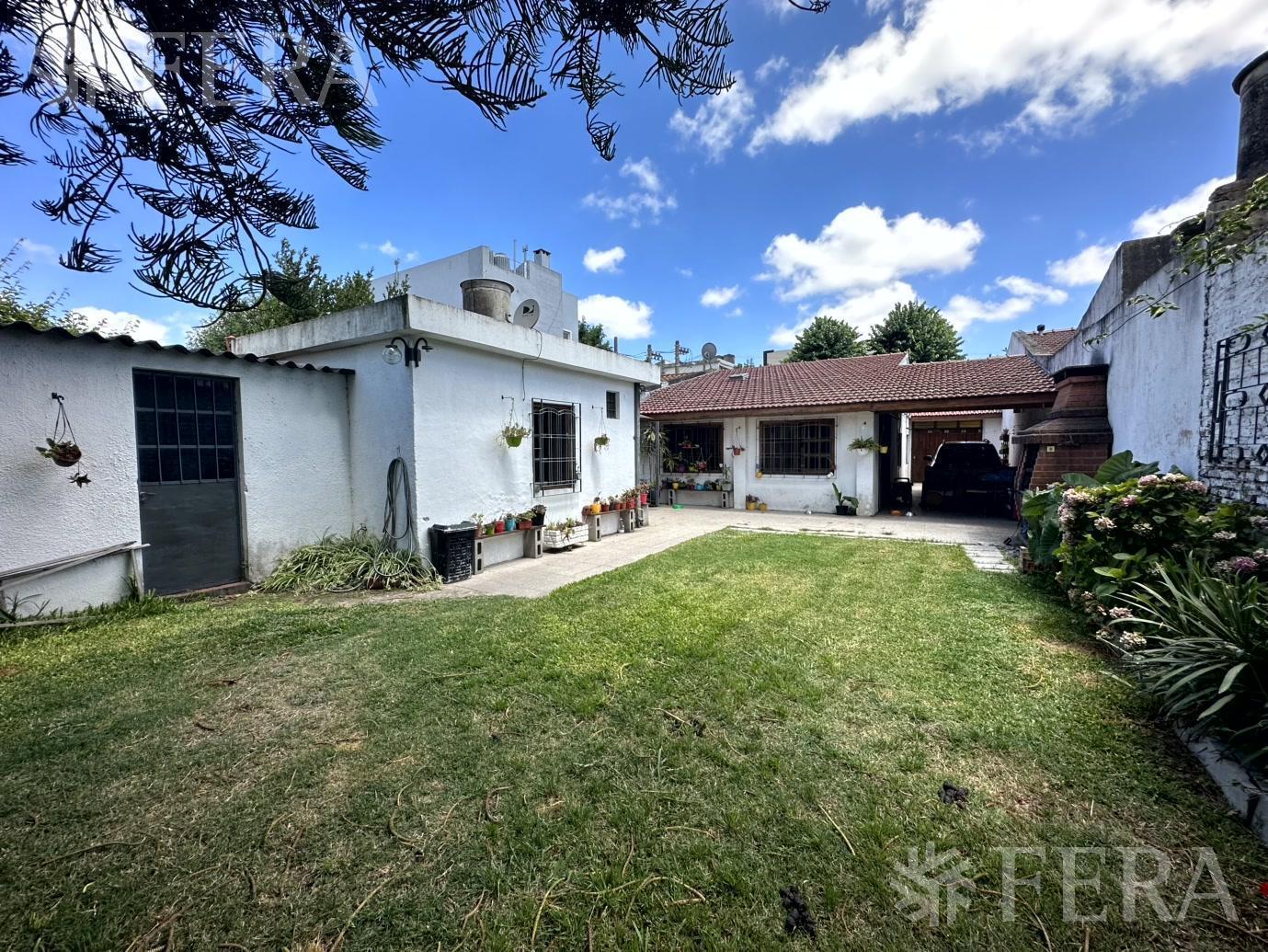 Foto de Venta casa 4 ambientes con cochera y jardín en Wilde, imagen 3