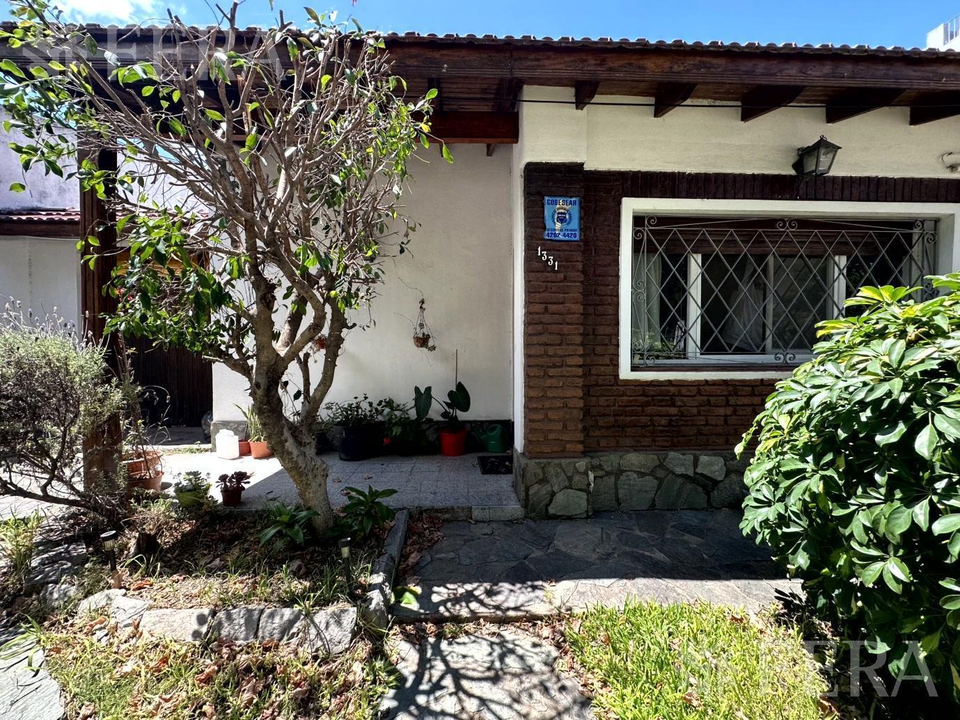 Foto de Venta casa 4 ambientes con cochera y jardín en Wilde, imagen 4