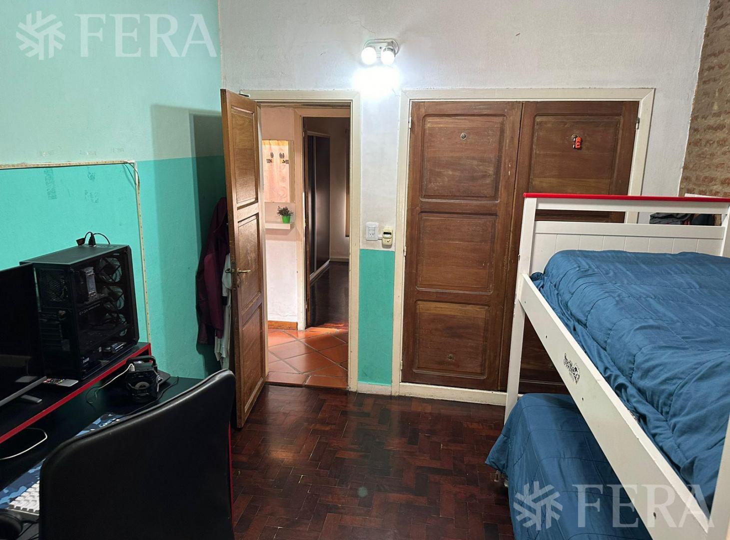 Foto de Venta casa 4 ambientes con cochera y fondo libre con piscina en, imagen 2