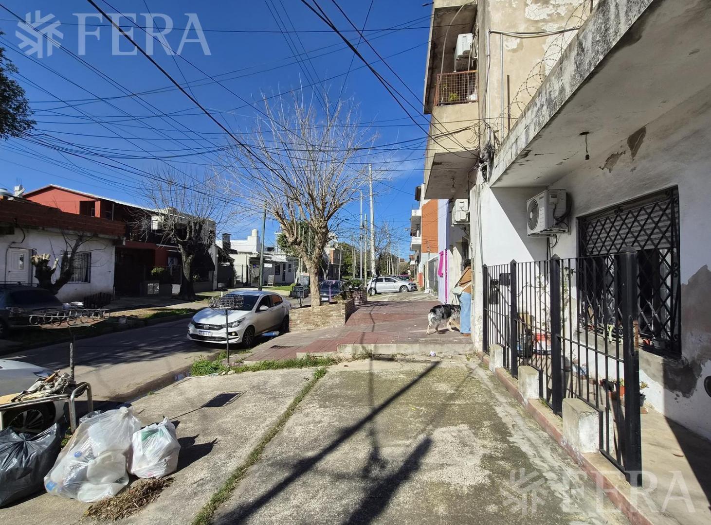 Foto de Venta PH 5 ambientes con patio en Wilde, imagen 1